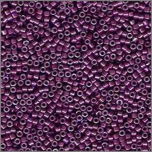 11/o Delica DB 1015 Magenta