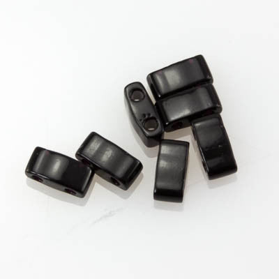 Tila-Half 5mm 401 Black 10 grams - Beads Gone Wild
